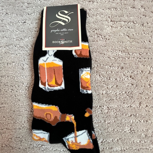 Whiskey Bottle Socks Super Cool nwt - Picture 1 of 4